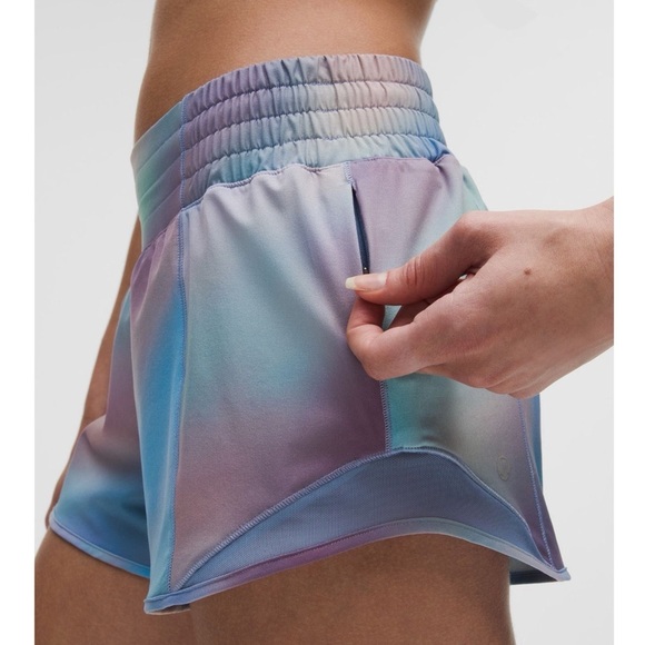 Lululemon Hotty Hot High Rise Short Athletic Shorts Chroma Drift Blue 14 NWT - Picture 2 of 12